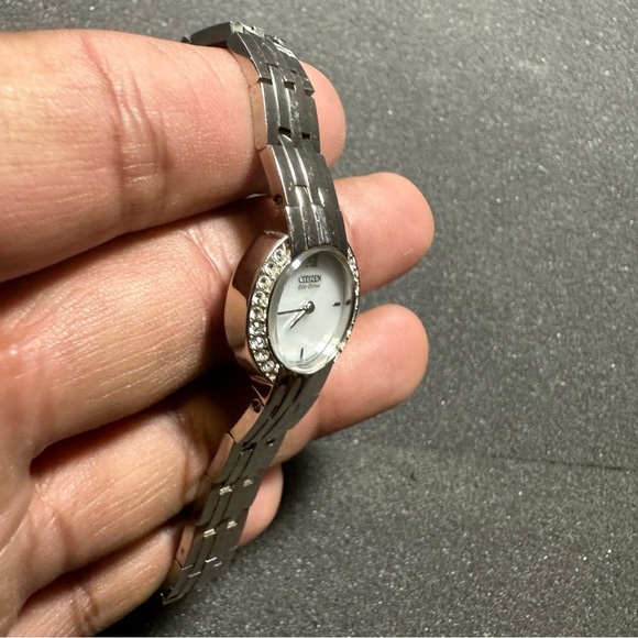 Citizen Eco-Drive Watch Women Silver Tone Pave B023-S001587  For Parts/Repair - Picture 6 of 11